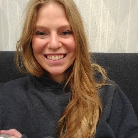 Meet your Posher, Robin - Picture 2 of 5